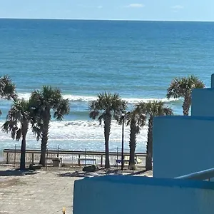 Aparthotel Luxury With Pool And Tiki Bar!, Daytona Beach